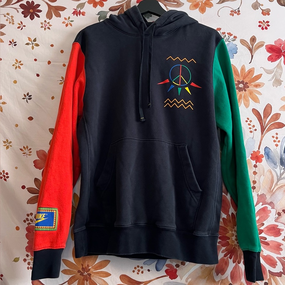 Nike Mens S Sportswear Club Fleece Peace Sign DNA Pullover Streetwear Hoodie